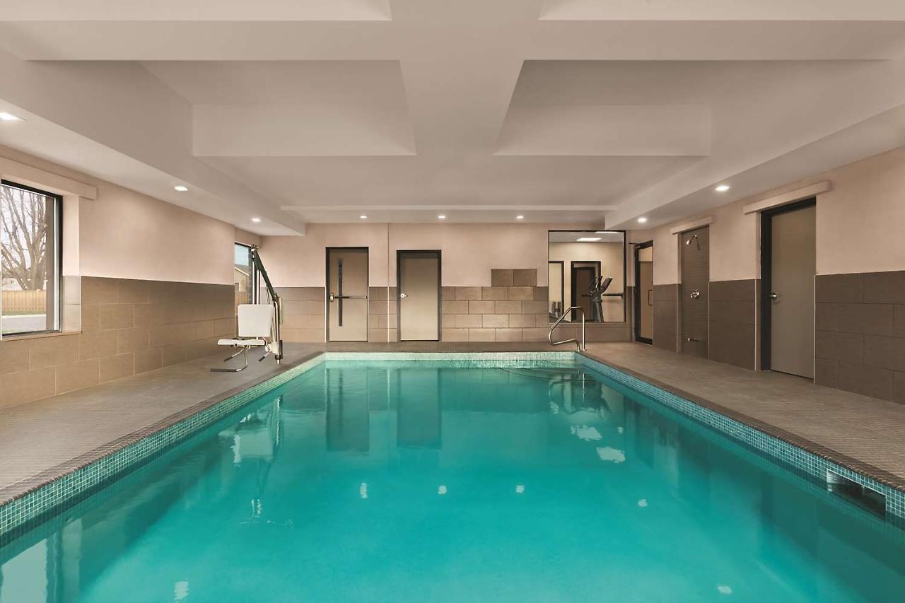 Country Inn & Suites By Radisson, Belleville, On Zewnętrze zdjęcie