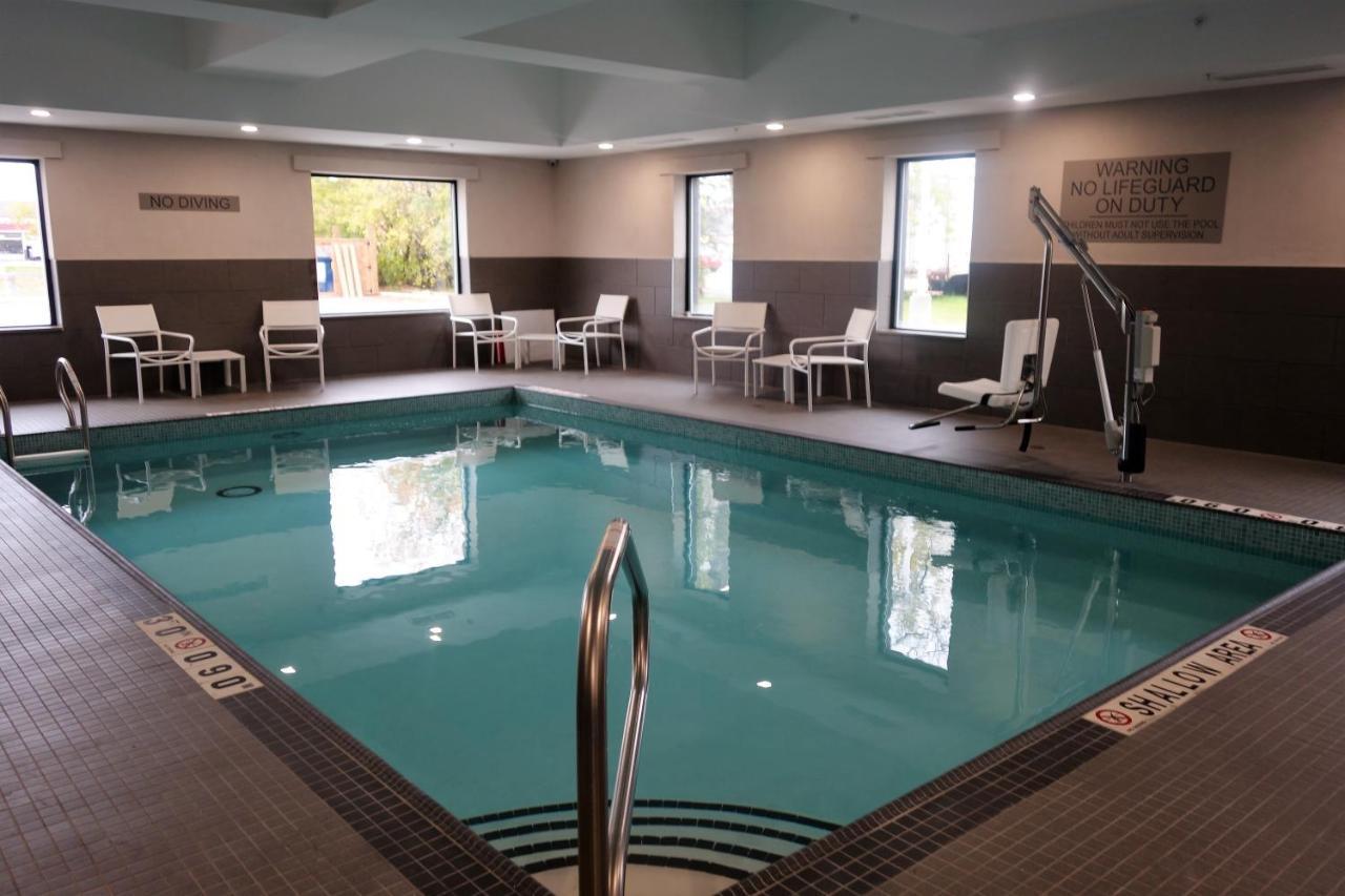 Country Inn & Suites By Radisson, Belleville, On Zewnętrze zdjęcie